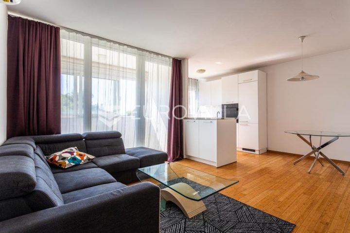 Stan na prodaju 60 m² – Lokve