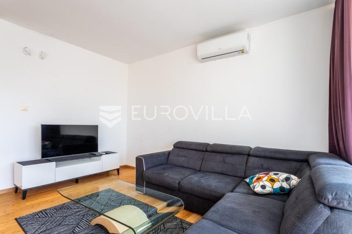 Apartmán Na predaj - Splitsko-dalmatinska Split - foto 3/14