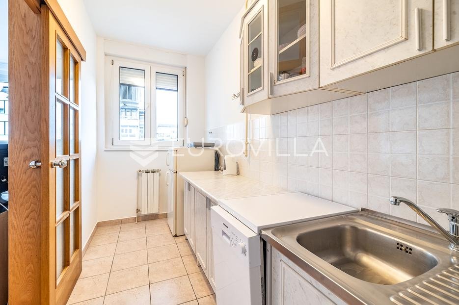 Appartement À louer -  Trnje