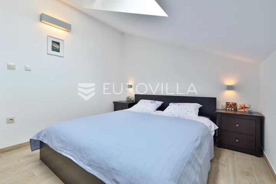 Flat For sale - Splitsko-dalmatinska Jelsa