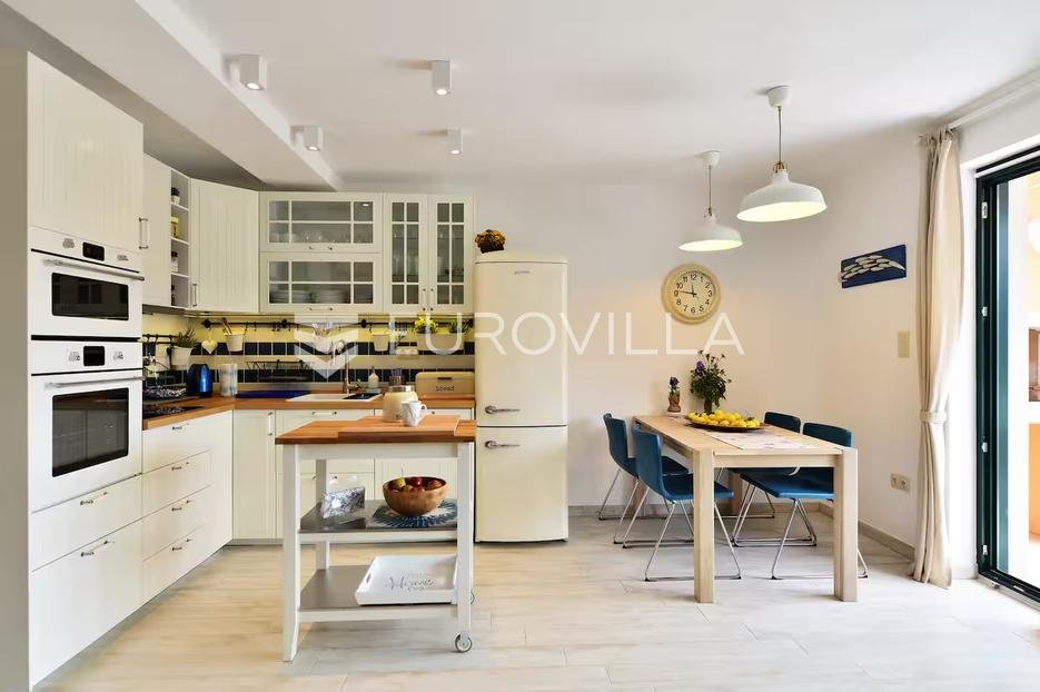 Flat For sale - Splitsko-dalmatinska Jelsa - foto 2/13