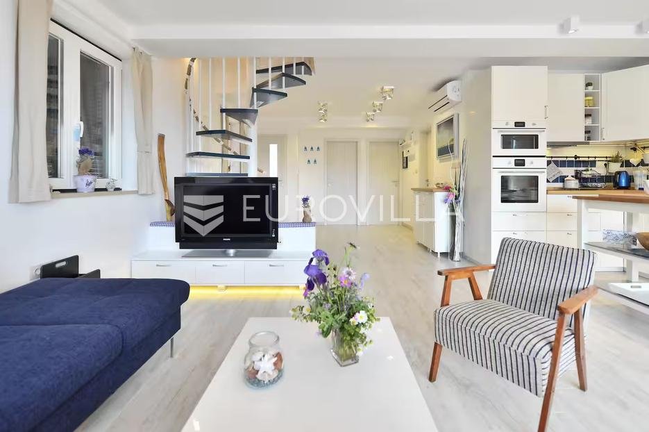 Flat For sale - Splitsko-dalmatinska Jelsa - foto 3/13