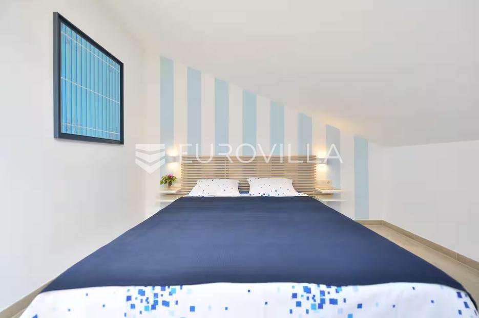 Flat For sale - Splitsko-dalmatinska Jelsa