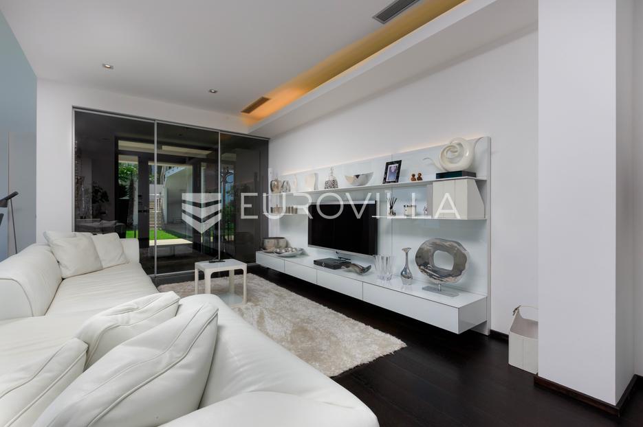 Haus Zu verkaufen -  Opatija - Okolica