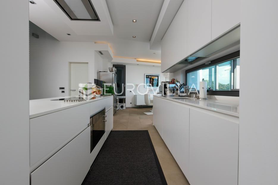 Haus Zu verkaufen -  Opatija - Okolica