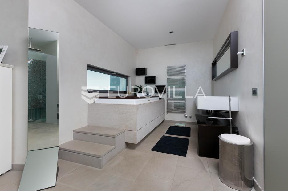 Haus Zu verkaufen -  Opatija - Okolica