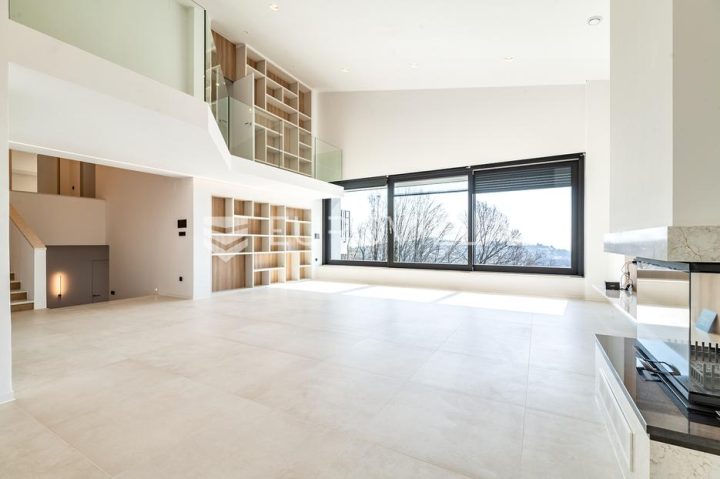 Casa in vendita 600 m² – Šestine