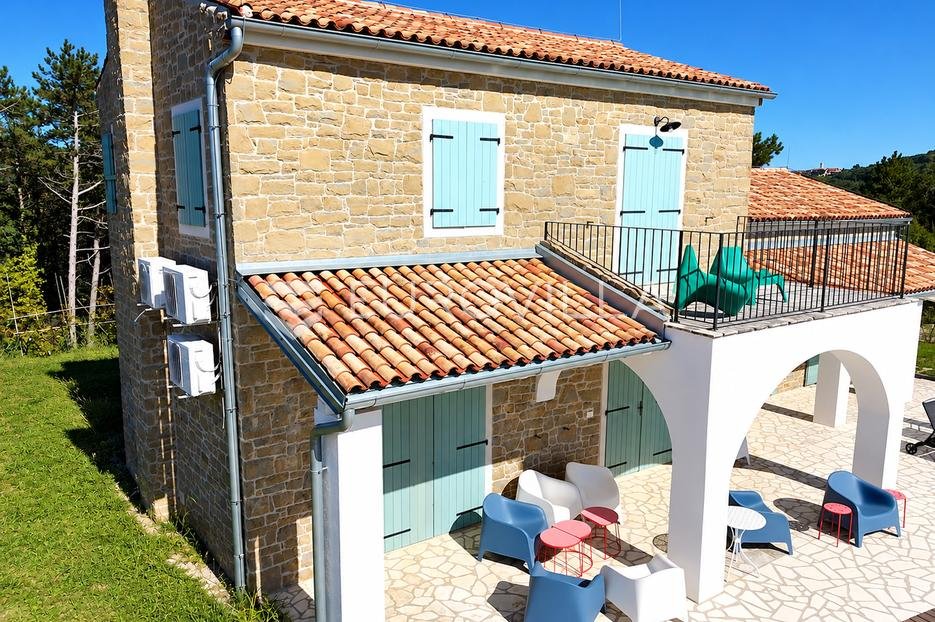 House For sale - Istarska Oprtalj