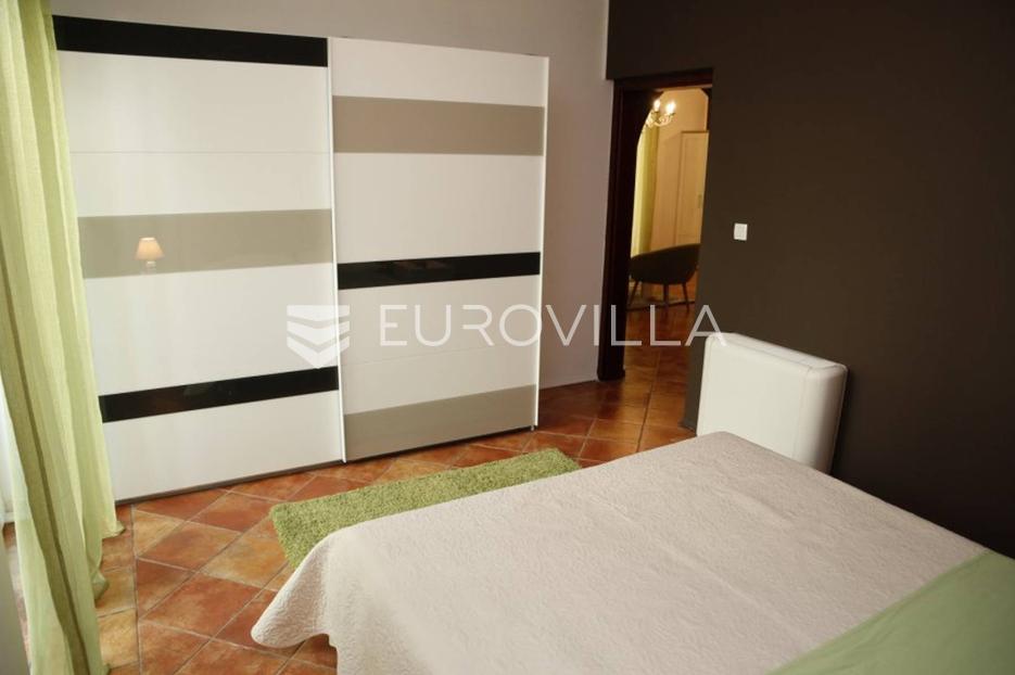 Casa In vendita -  Vodice