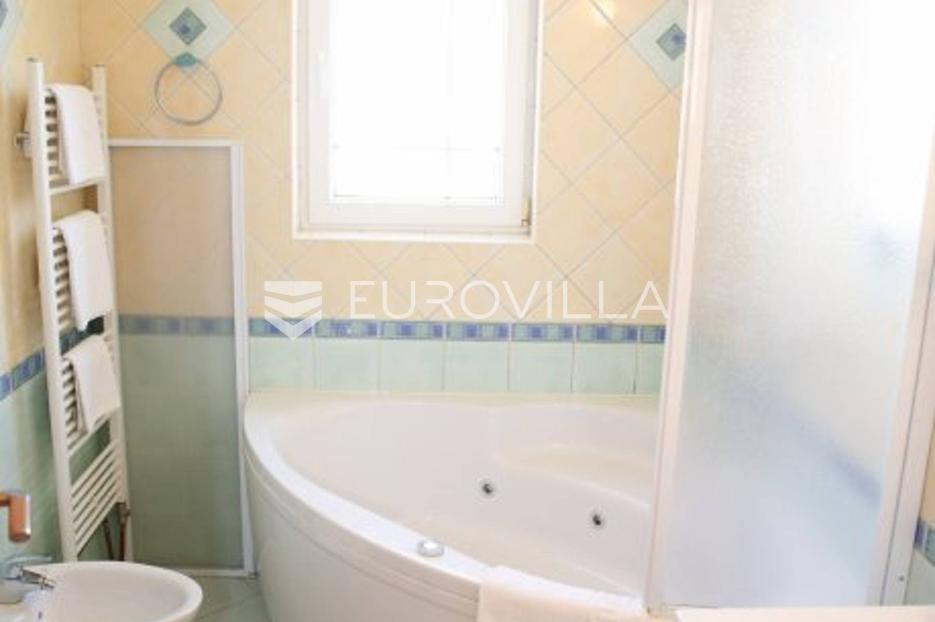 Casa In vendita -  Vodice