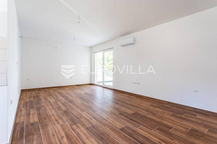 Apartmán na predaj 111 m² – Okrug Gornji