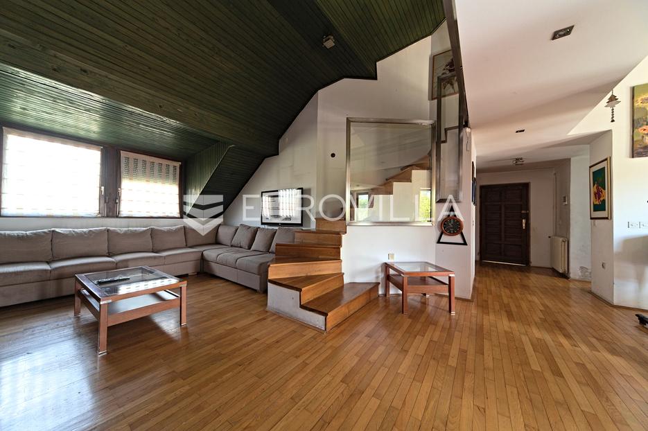 Mieszkanie Na sprzedaż -  Osijek