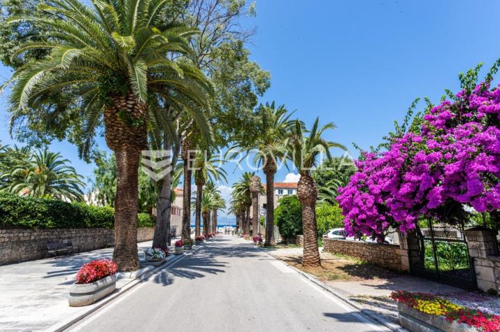 Land for sale 825 m² – Sutivan