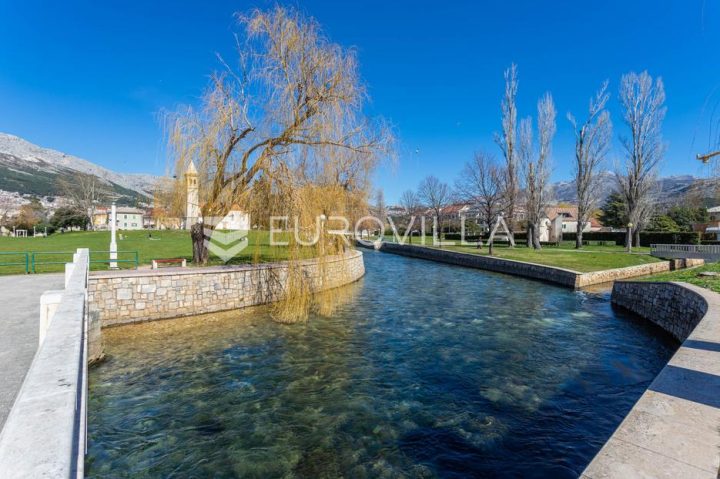 Działka na sprzedaż 282 m² – Vranjic