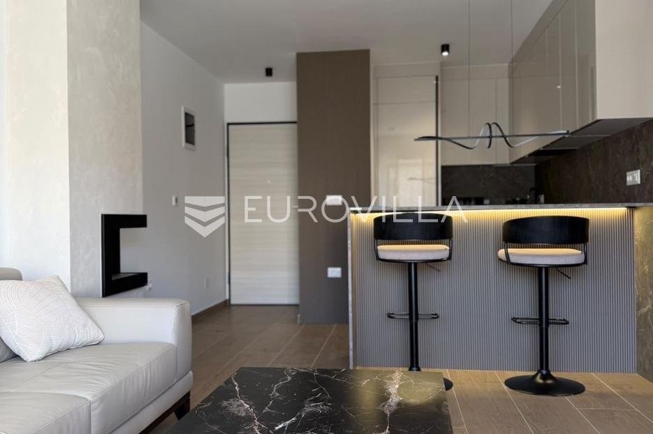 Flat For rent - Istarska Pula - foto 1/15