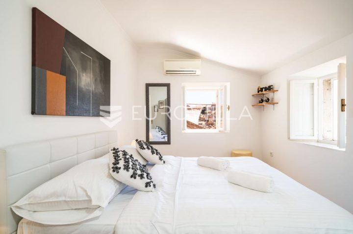 House for sale 230 m² – Stari Grad