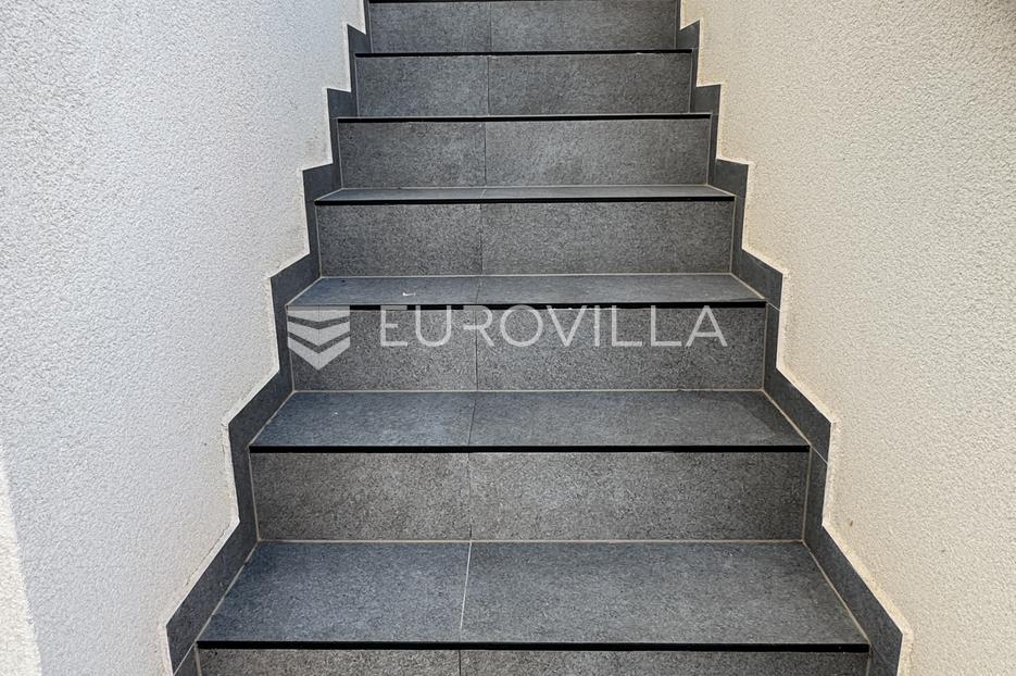 Appartamento In vendita -  Povljana