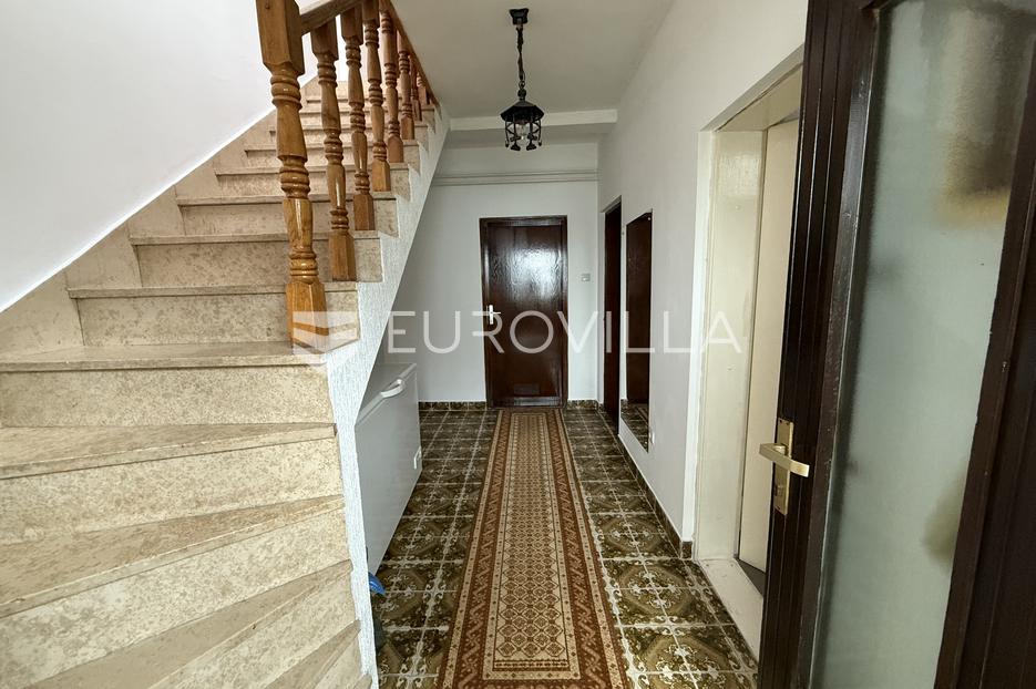 Dům Na prodej - Osječko-baranjska Osijek - Okolica - foto 1/14