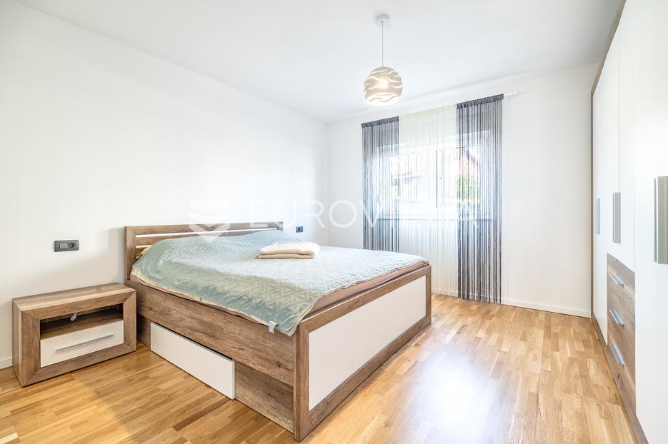 House For sale - Grad Zagreb Podsused - Vrapče