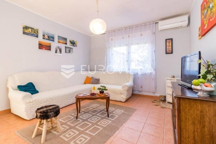 Kuća na prodaju 191 m² – Pomer