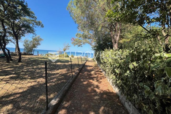 Land for sale 502 m² – Peroj