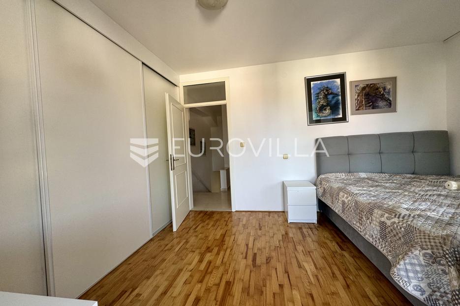 Haus Zu verkaufen -  Malinska-Dubašnica