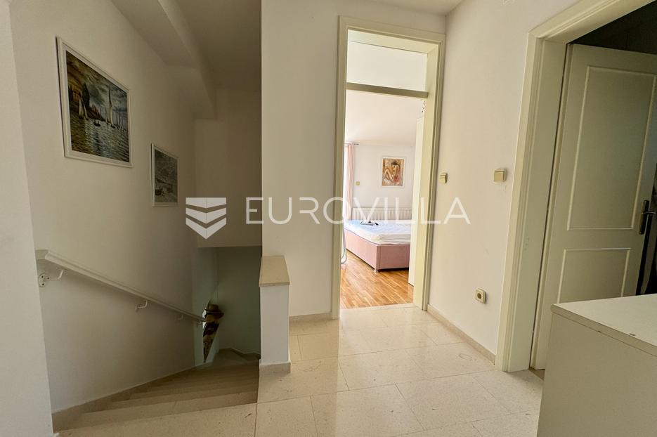 Haus Zu verkaufen -  Malinska-Dubašnica
