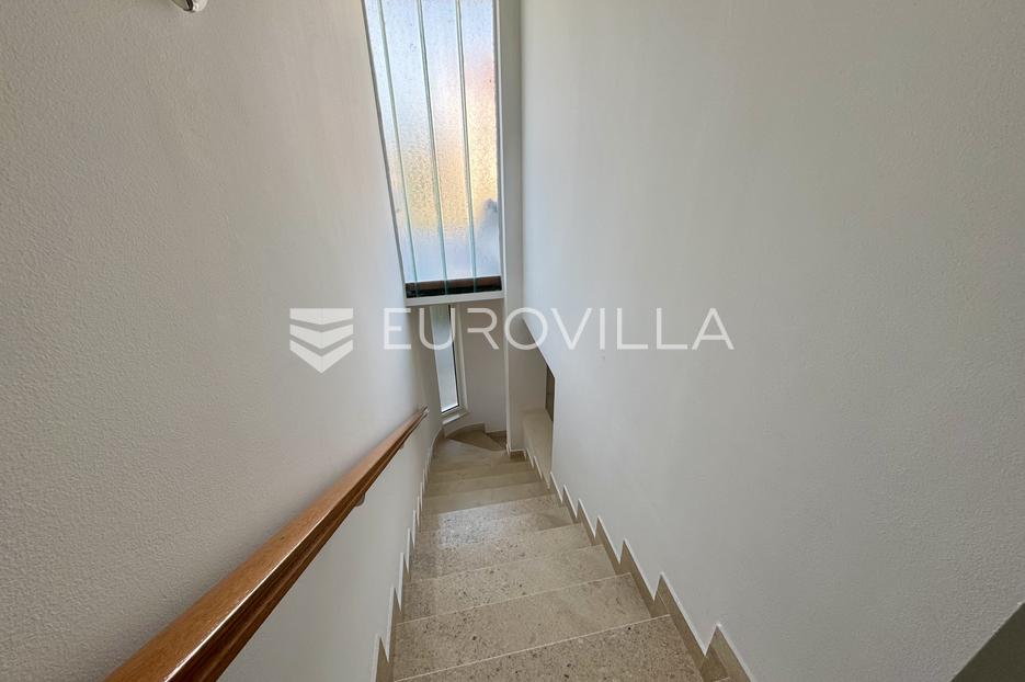 Haus Zu verkaufen -  Malinska-Dubašnica