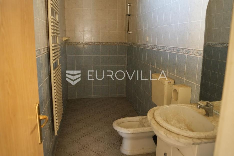 Kuća Na prodaju - Vukovarsko-srijemska Vinkovci