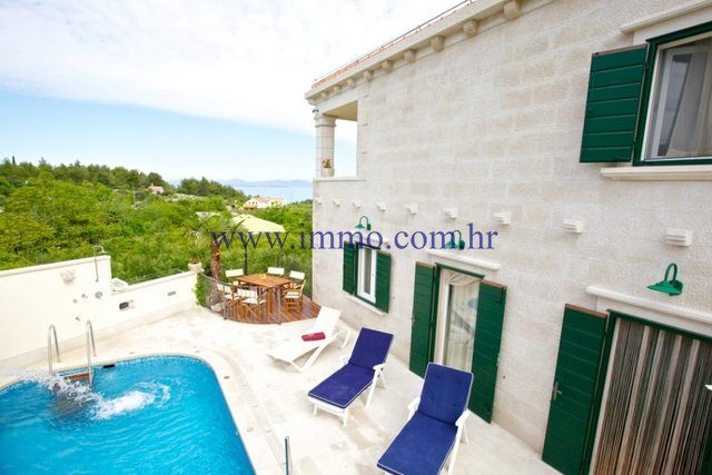 Casa in vendita 300 m² – Supetar