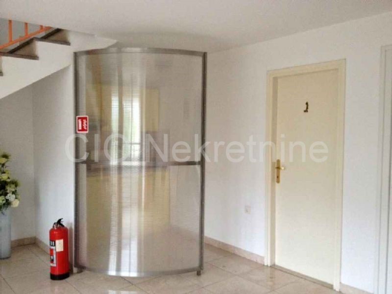 Business premises For sale - SPLITSKO-DALMATINSKA  KAŠTELA 
