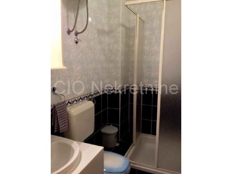 Business premises For sale - SPLITSKO-DALMATINSKA  KAŠTELA 