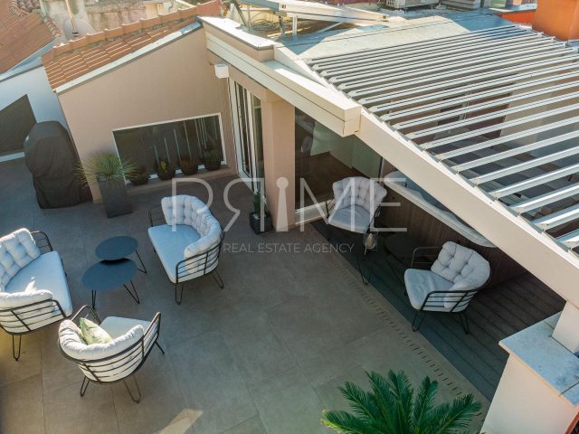 Appartamento in vendita 181 m² – Poluotok (Centar)