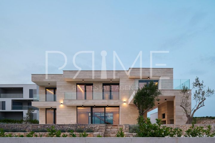 Casa in vendita 263 m² – Sveti Filip I Jakov