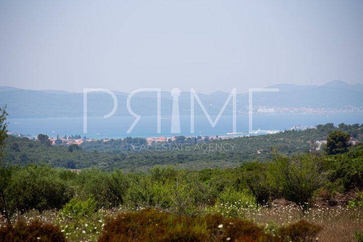 Land for sale 850 m² – Debeljak