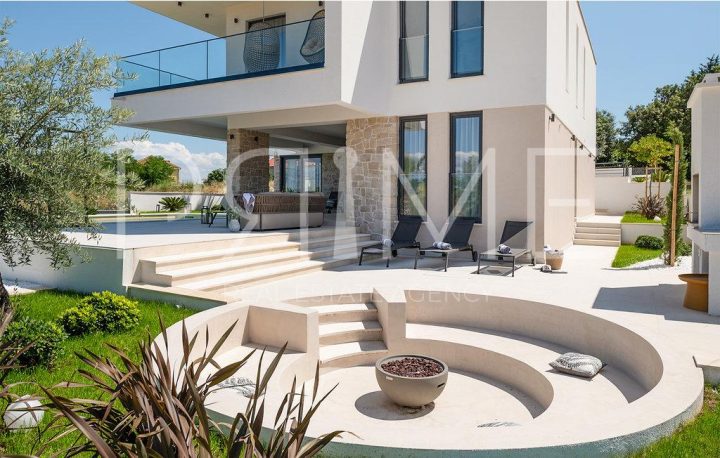 Kuća na prodaju 221 m² – Nin