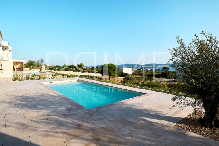 Casa in vendita 263 m² – Sveti Filip I Jakov