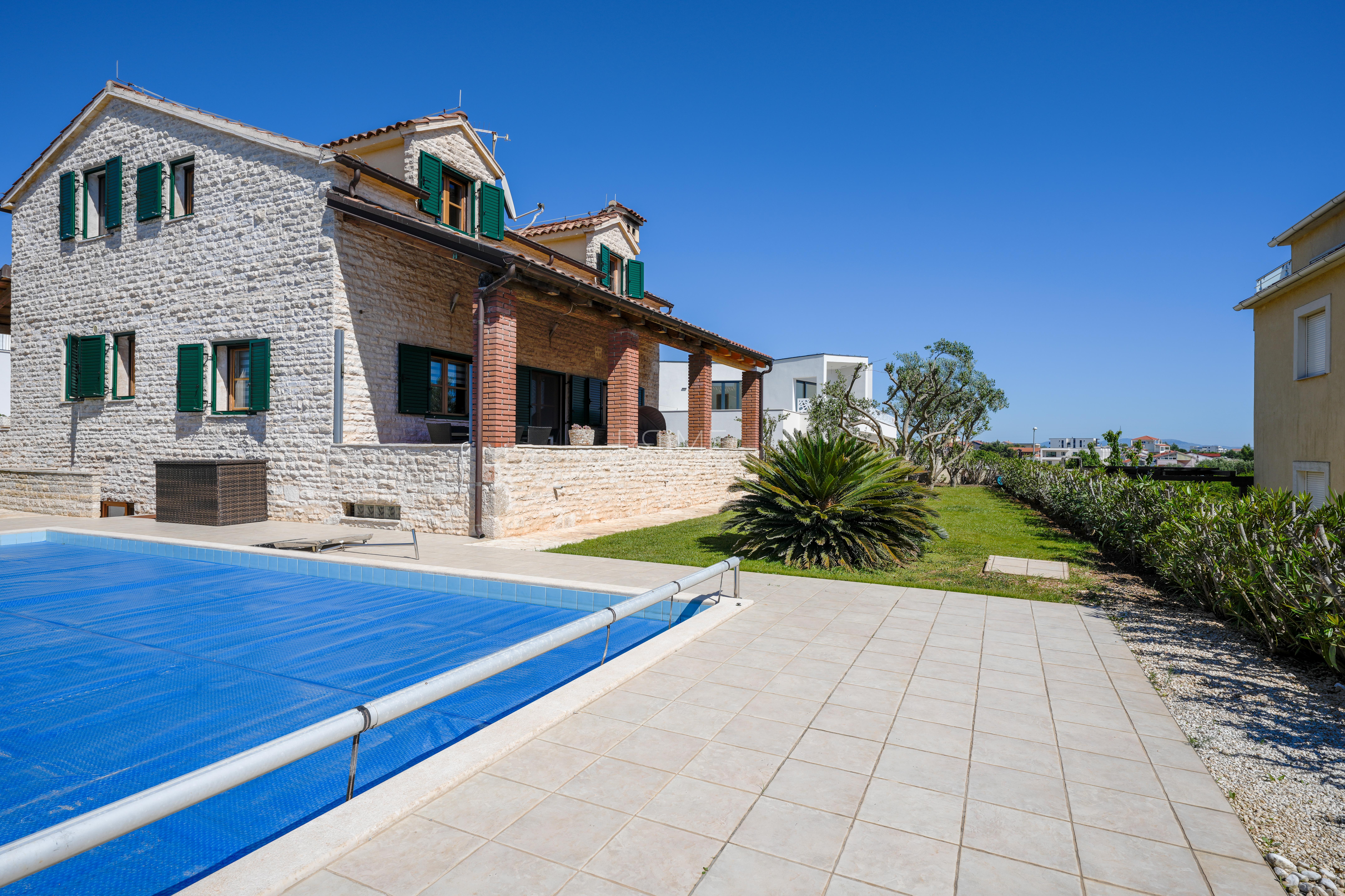 Dom Na predaj - ŠIBENSKO-KNINSKA VODICE