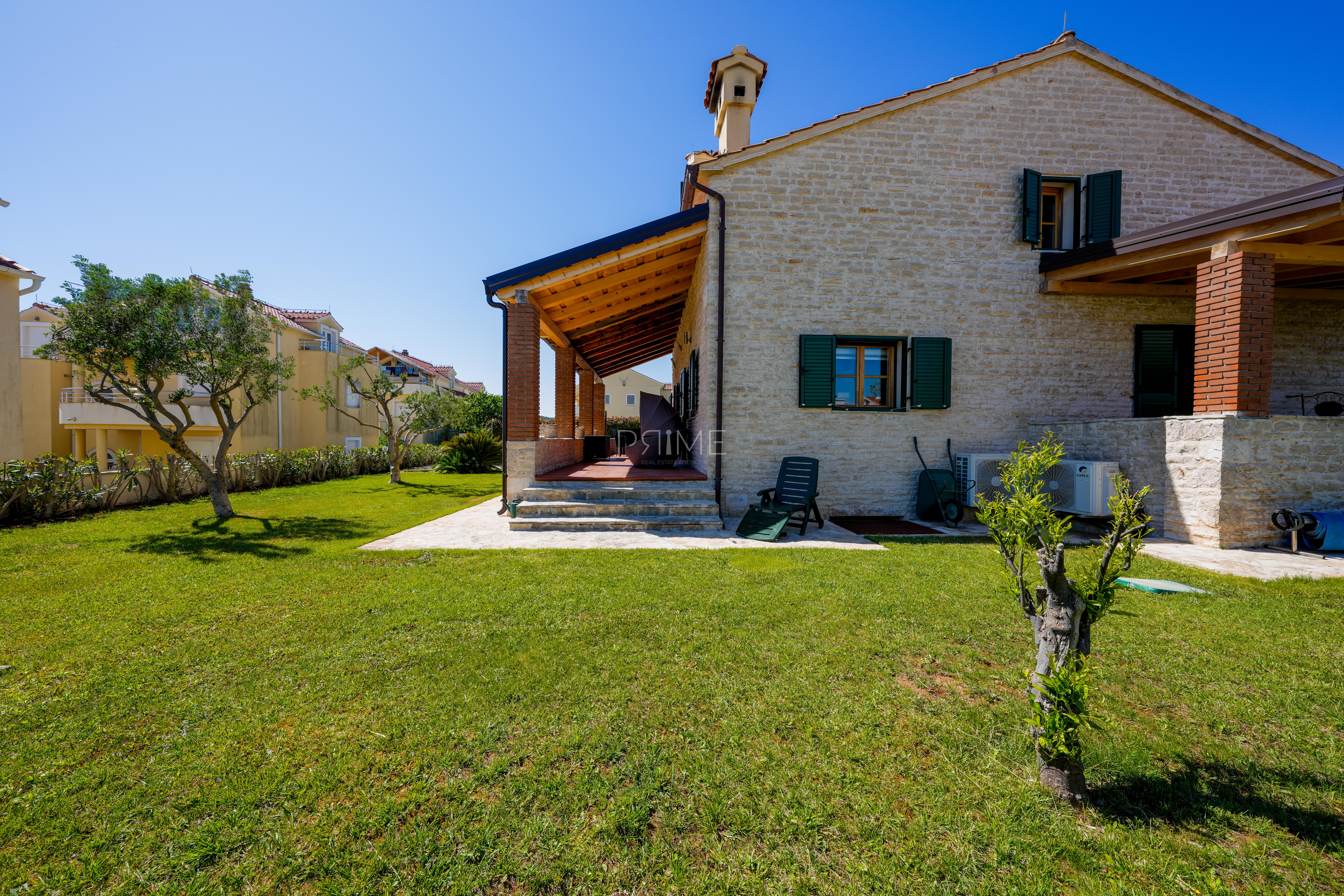 Dom Na predaj - ŠIBENSKO-KNINSKA VODICE