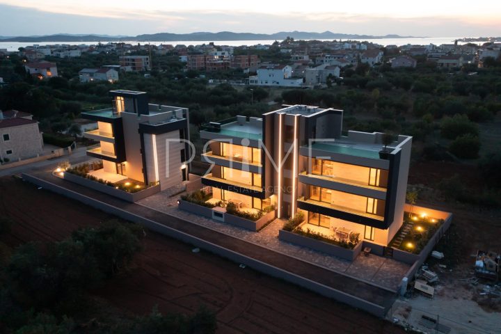 Kuća na prodaju 878 m² – Sukošan