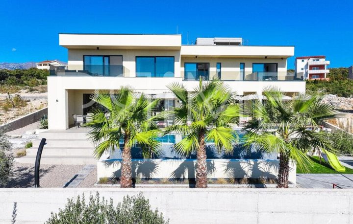 Kuća na prodaju 254 m² – Maslenica