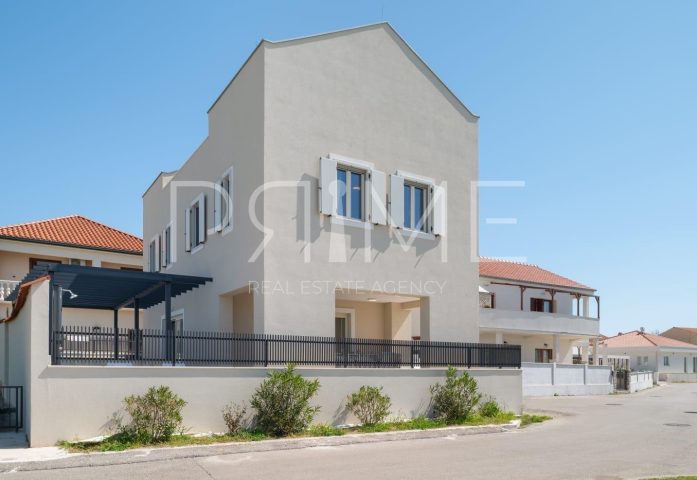 Kuća Na prodaju - Zadarska Nin - foto 2/44