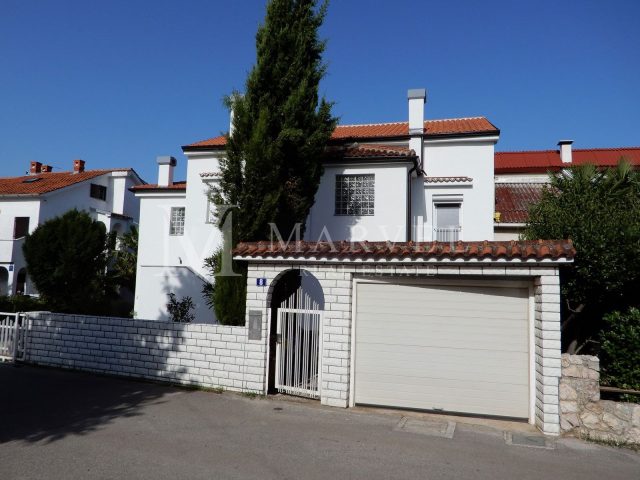 Haus Zu verkaufen - Primorsko-goranska Malinska-dubašnica - foto 2/9