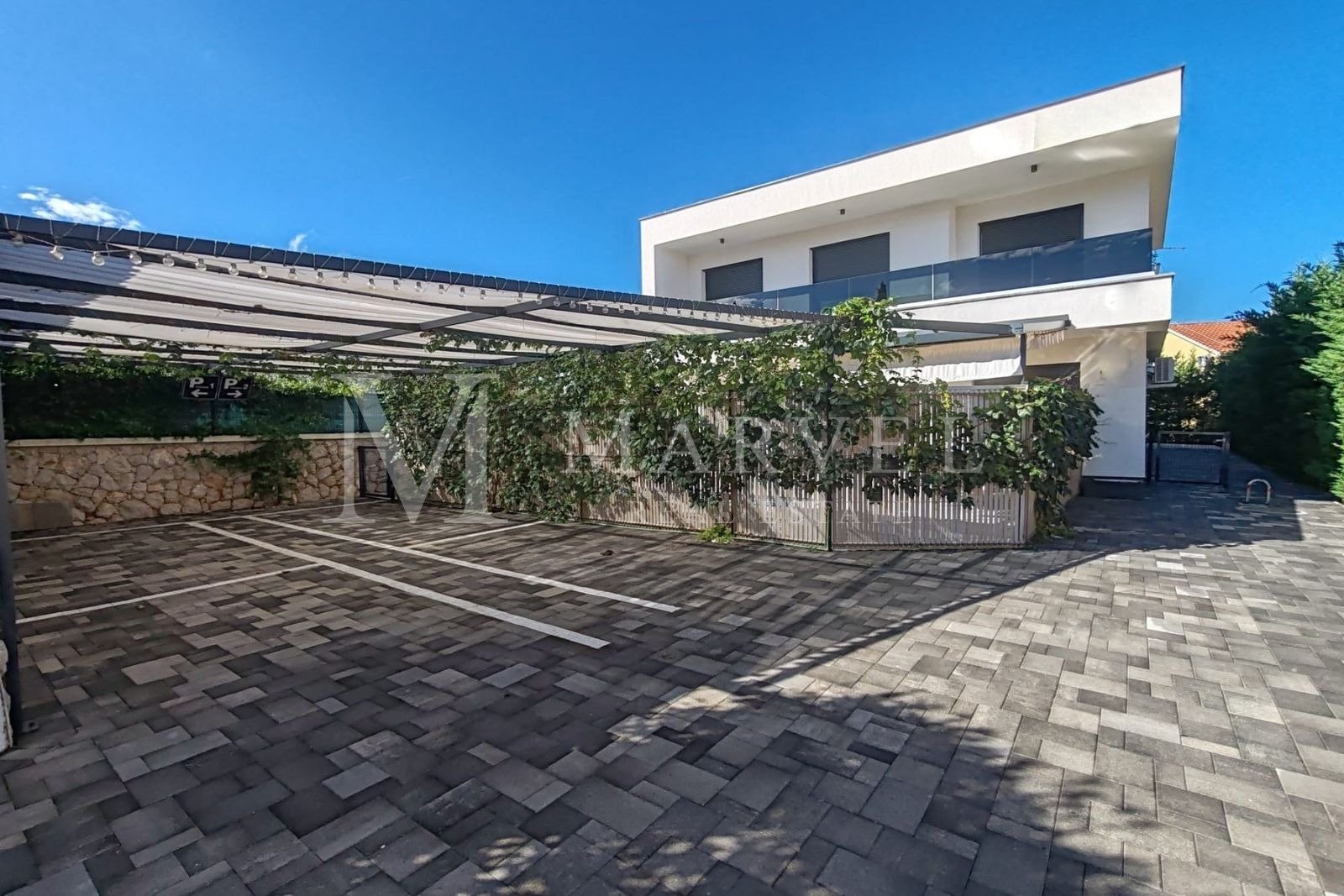 Haus Zu verkaufen - Primorsko-goranska Malinska-dubašnica - foto 1/19