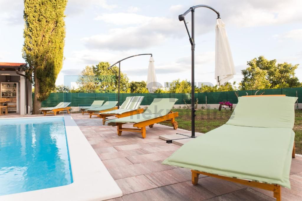 Casa In vendita - Zadarska Perušić Benkovački
