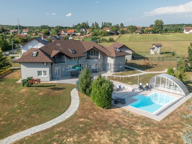 Maison à vendre 670 m² – Ivanić Grad