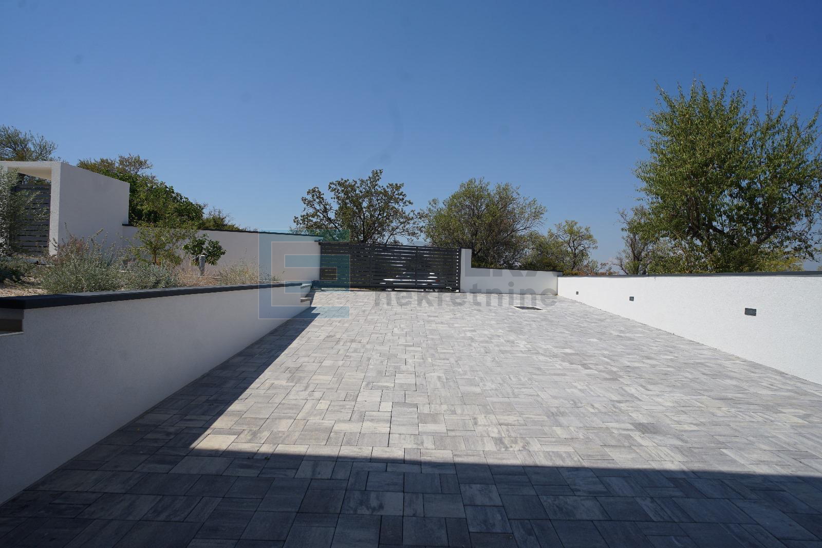 House For sale - Donja Jagodnja - foto 2/34