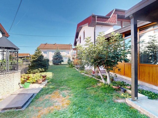Dom na predaj 210 m² – Vrbovec