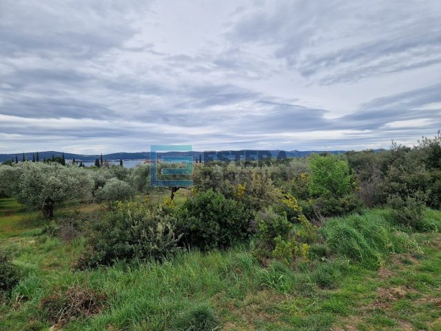 Pozemok na predaj 3467 m² – Sveti Filip I Jakov