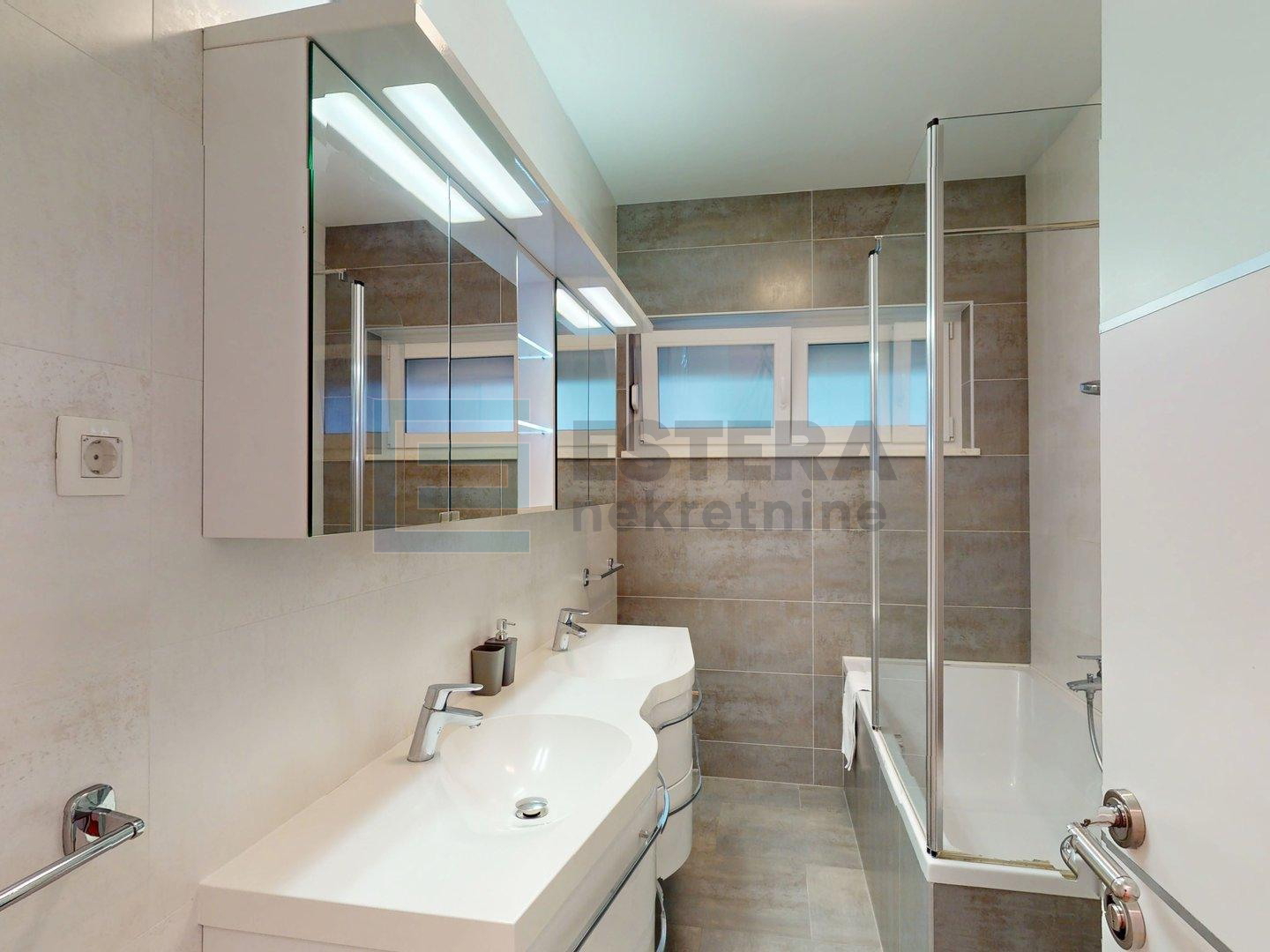 Flat For sale - Šibensko-kninska Srima